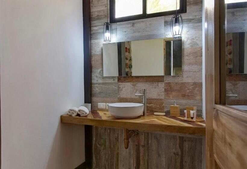 هتل Chaykovski Boutique H