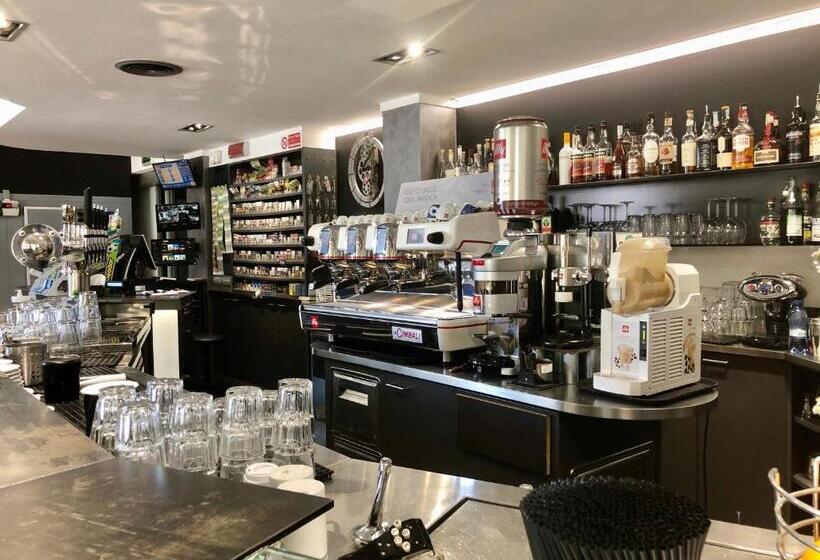 فندق Del Boschetto