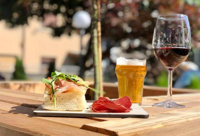 فندق Del Boschetto