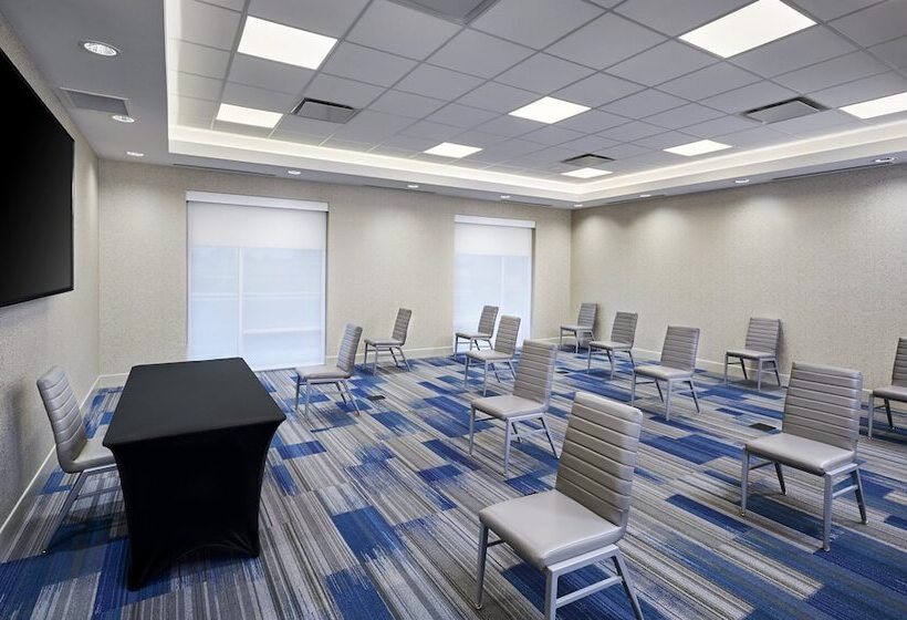 酒店 Holiday Inn Express & Suites Windsor East   Lakeshore, An Ihg