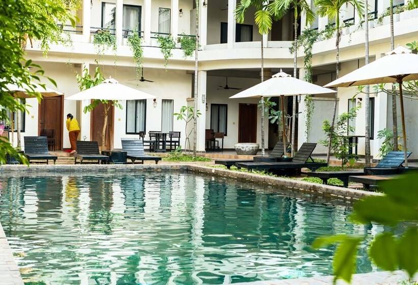 ホテル Lok Taneuy Residence