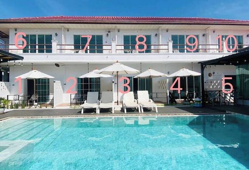هتل Rateesumalee Pool View Kolarn