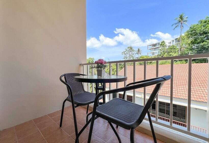 בית מלון כפרי Tri's Miracle Kata Beach Side