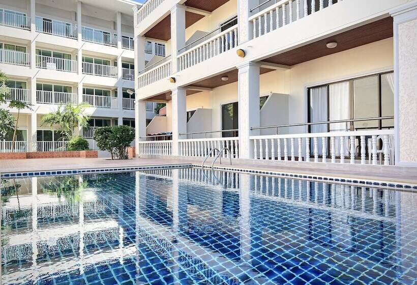 בית מלון כפרי Tri's Miracle Kata Beach Side