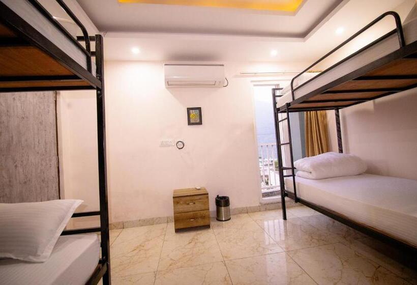 Ix Hostel