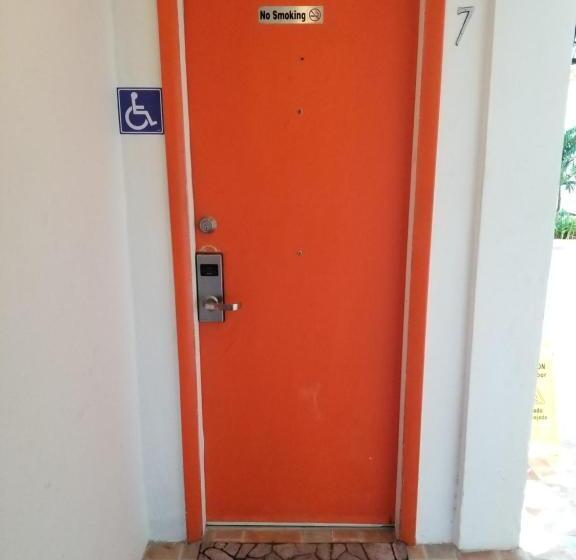 مُتل Royal Budget Inn