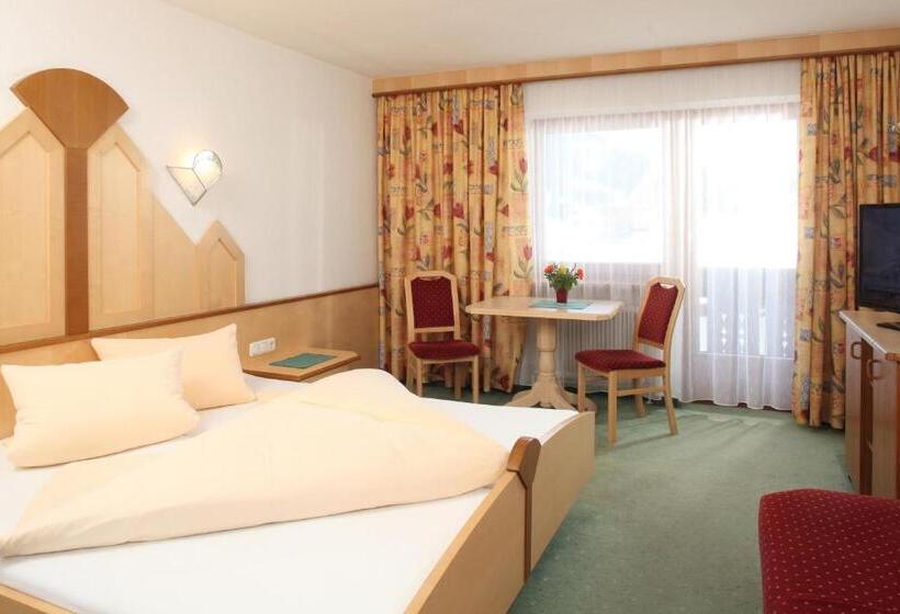 پانسیون Garni Binta