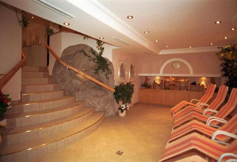 پانسیون Garni Binta