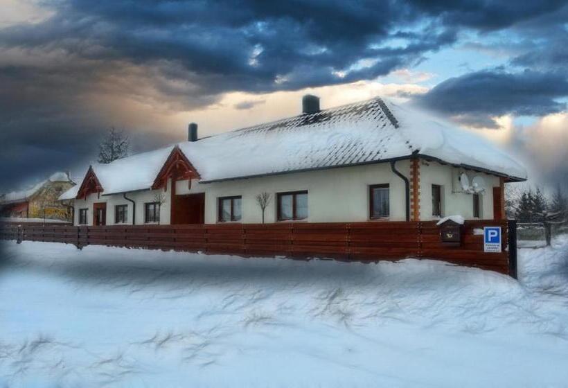 ペンション Hanság Vendégház