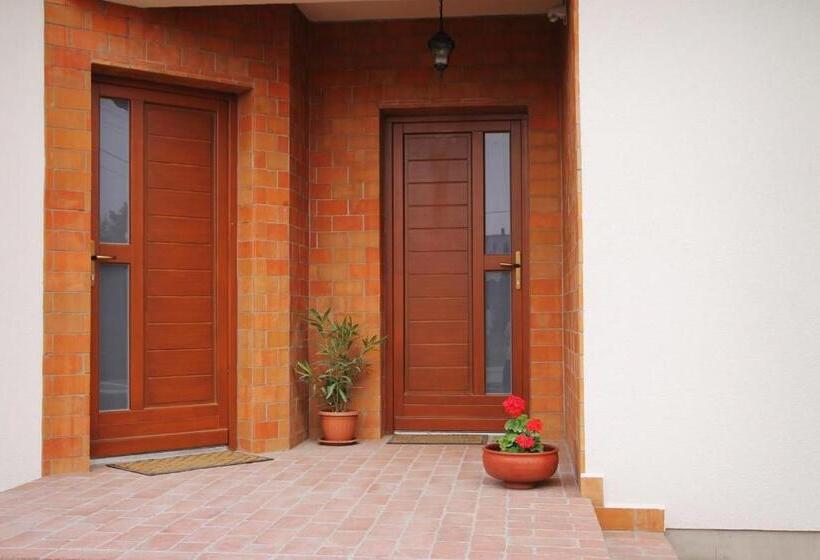 ペンション Hanság Vendégház