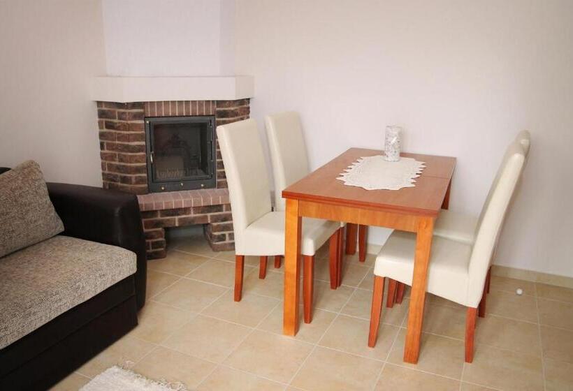 ペンション Hanság Vendégház