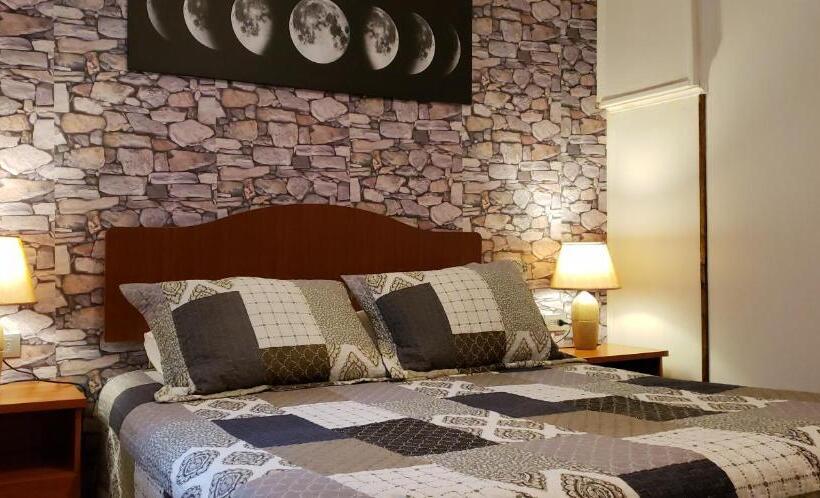 פנסיון Hostal Torres Del Paine 2