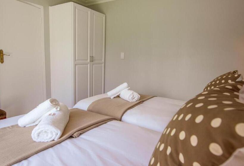 پانسیون Rozenburg Guest House