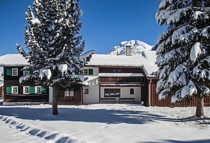 پانسیون Sandbur Das Walserhaus