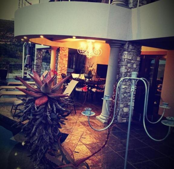 پانسیون Whale Rock Guest House