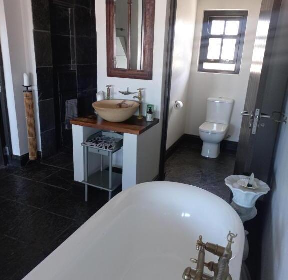 پانسیون Whale Rock Guest House