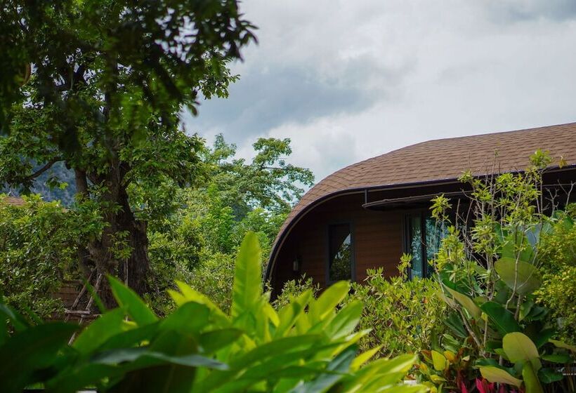 استراحتگاه The Hidden Village Khao Yai