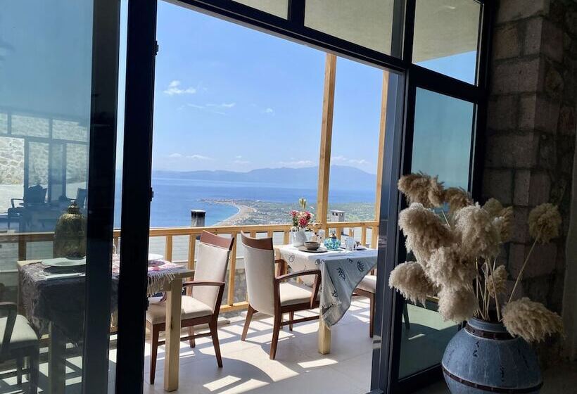 Assos Karadut Taş Otel