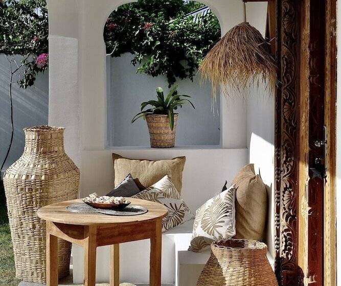 مبيت وإفطار Antares Villa