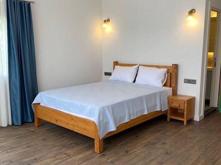 تختخواب و صبحانه Litri Otel