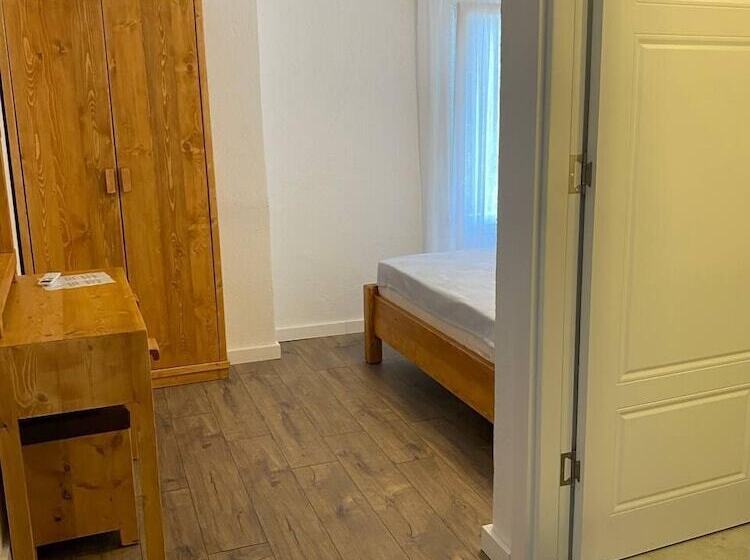 تختخواب و صبحانه Litri Otel
