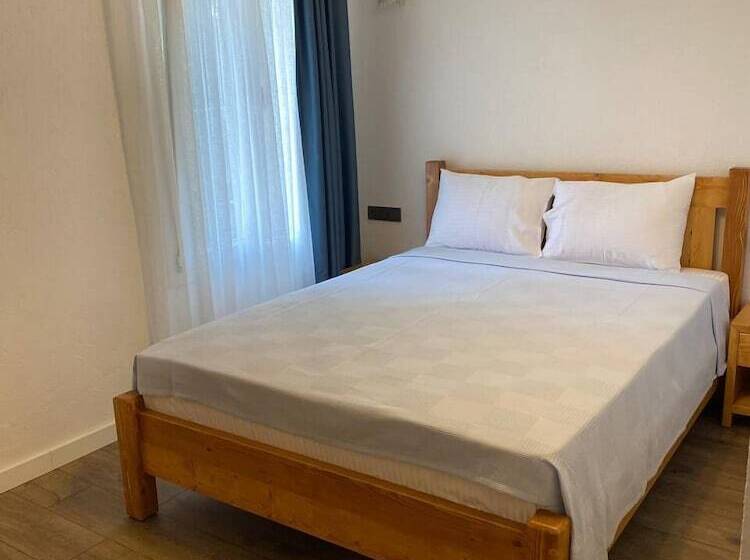 تختخواب و صبحانه Litri Otel