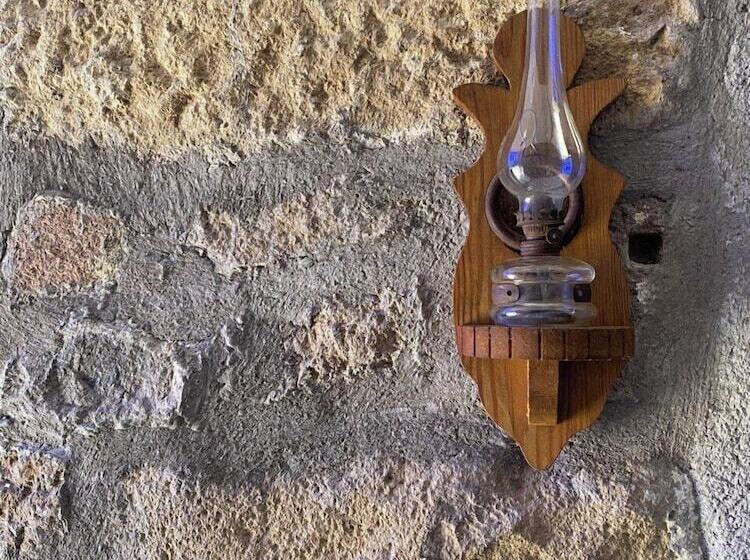 تختخواب و صبحانه Litri Otel