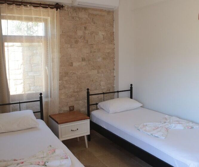 تختخواب و صبحانه Theia Boutique