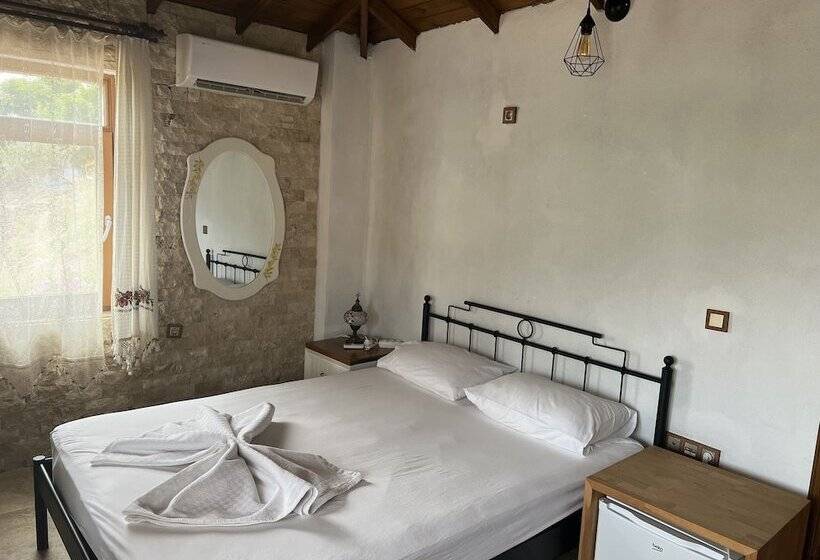 تختخواب و صبحانه Theia Boutique