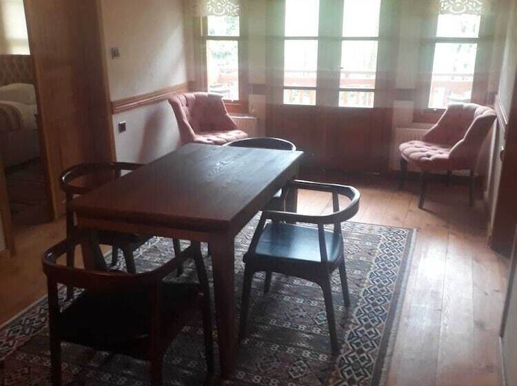 مبيت وإفطار Utku Konağı