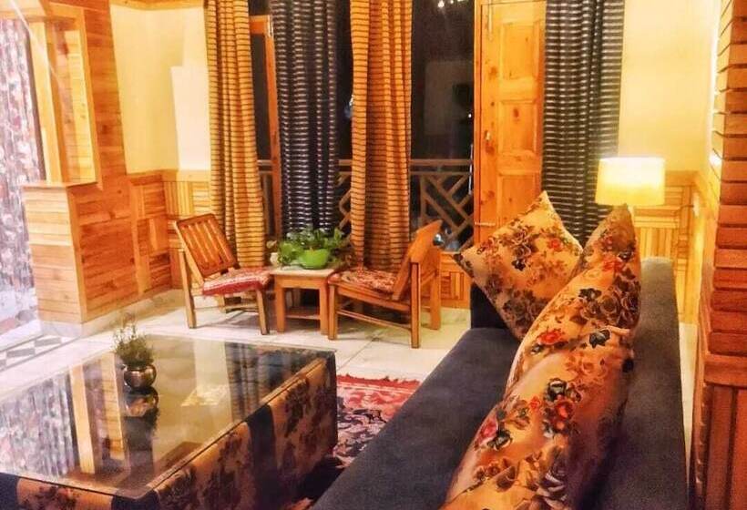 فندق Cafe Saffron & Cottages