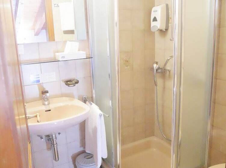 هتل Hôtel De L Ardève & Chalet Kalbermatten