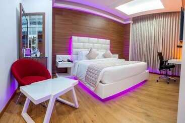 هتل La Vivanta