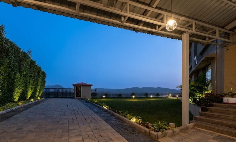ホテル Parijat Lake Resort By Goldmark, Madhai  Satpura National Park