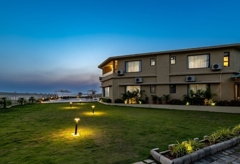 ホテル Parijat Lake Resort By Goldmark, Madhai  Satpura National Park