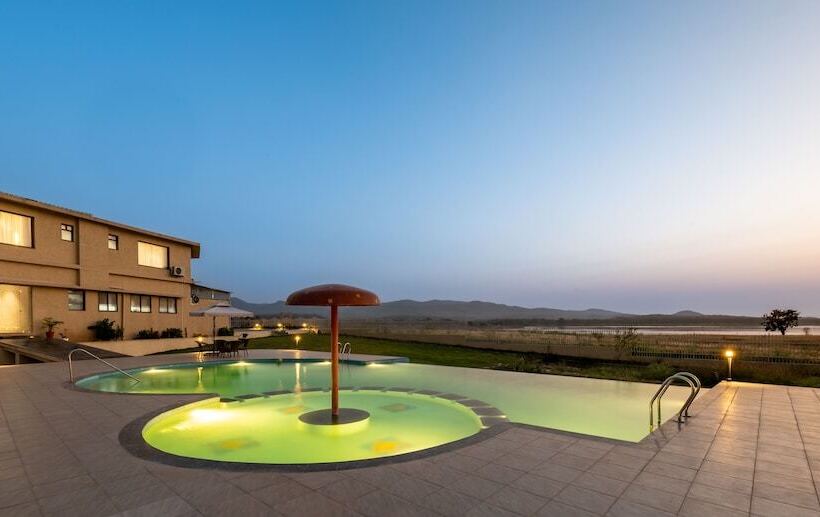 ホテル Parijat Lake Resort By Goldmark, Madhai  Satpura National Park