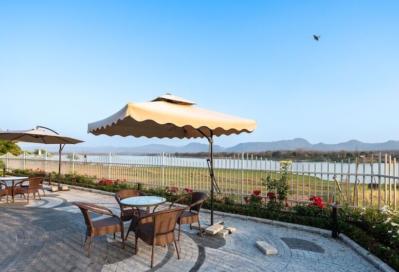 ホテル Parijat Lake Resort By Goldmark, Madhai  Satpura National Park