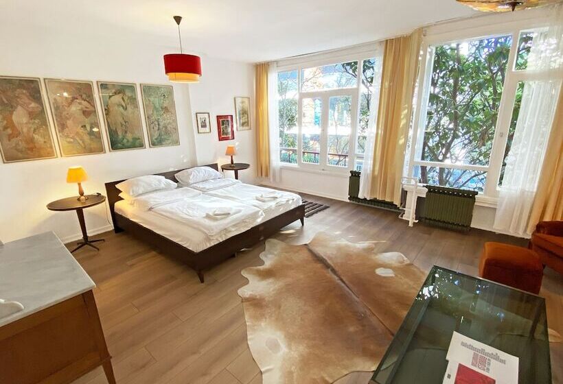 ホテル Petek Pansiyon