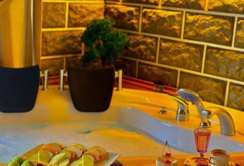 בית מלון כפרי Shato Bungalov Suit