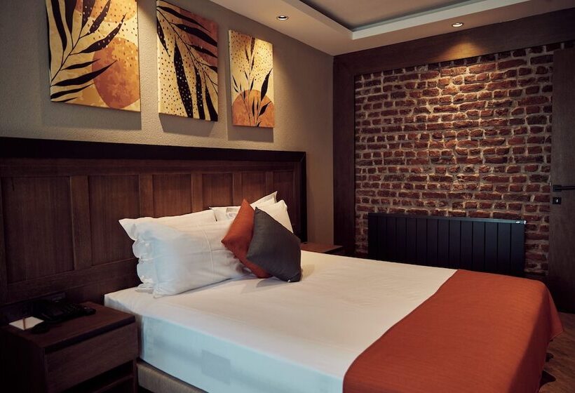 Parmos Otel