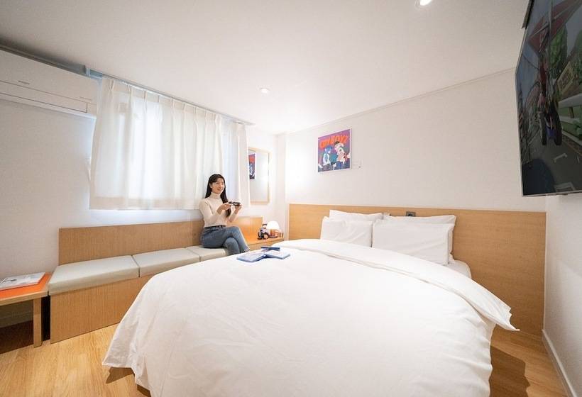 Aank Hotel Guri