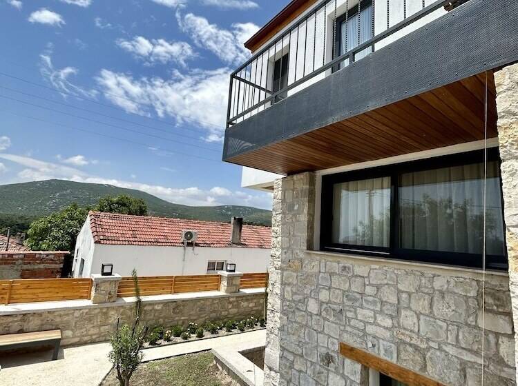Urla Karya Otel