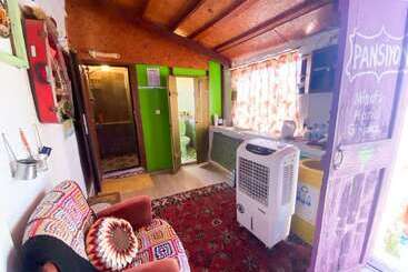 تختخواب و صبحانه Mell10 House