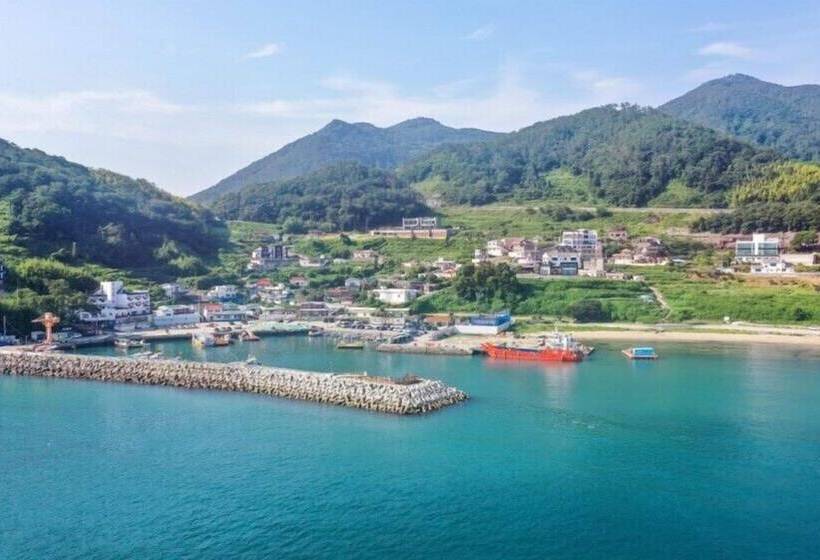 Groove In Cafe Pension