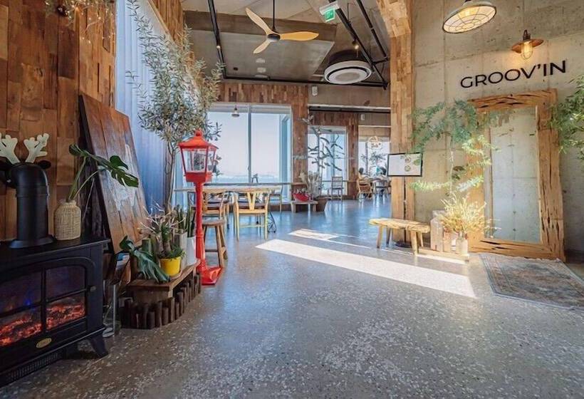 Groove In Cafe Pension