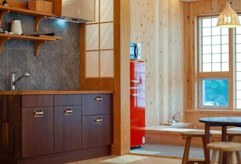 Groove In Cafe Pension