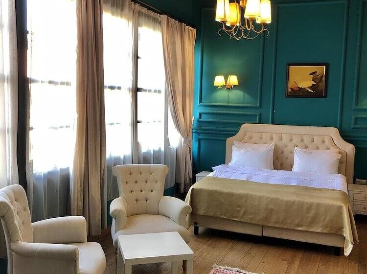 مسافرخانه Grace Lounge Premium