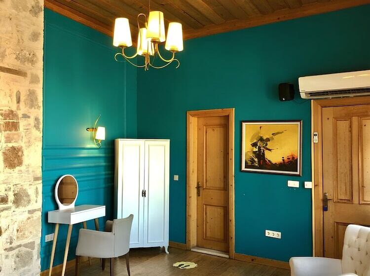 مسافرخانه Grace Lounge Premium