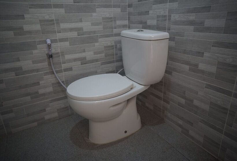 فندق Ayani Guest House By Oyo