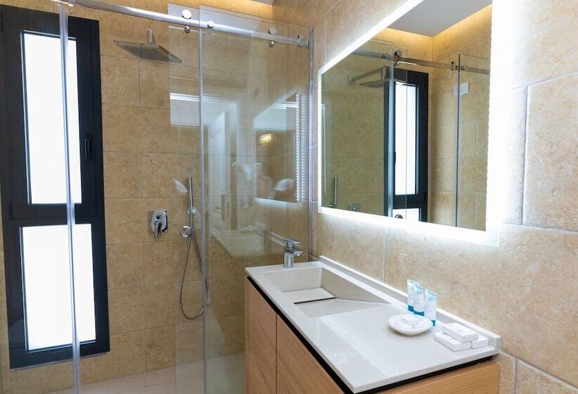 هتل B&b Champagne Vlore Bay